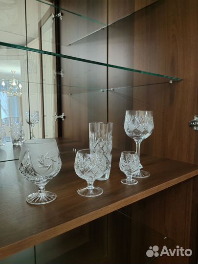 Хрустальные бокалы, рюмки и конфетницы