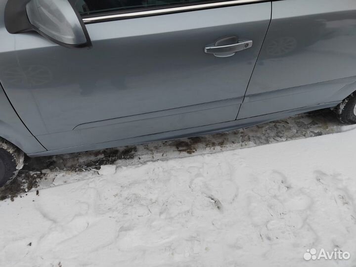 Накладки на пороги Опель Астра Н - Sedan