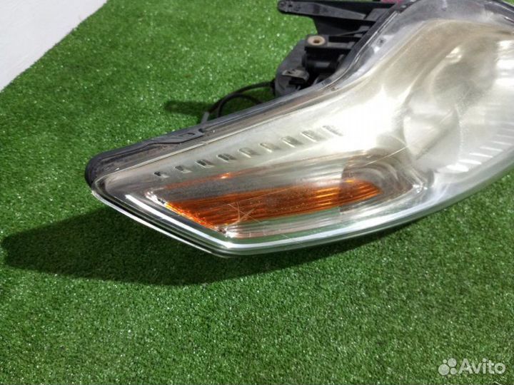 Фара галогеновая правая Ford Mondeo 2010-2015