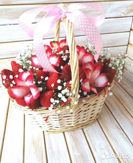Клубничные корзины. Корзины с ягодой
