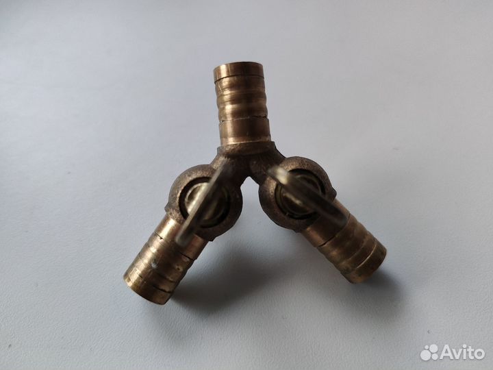 Тройник с переключателем латунный на 10 мм
