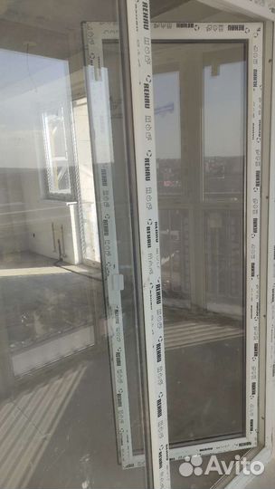 Балконная дверь с окном