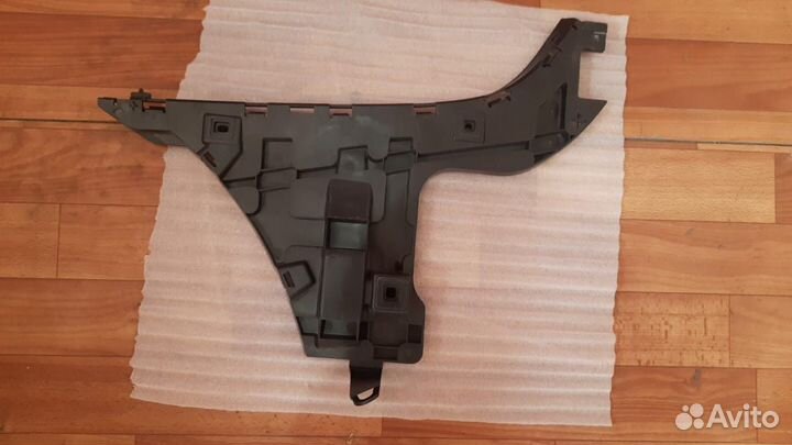 Направляющая заднего бампера правая volvo s80 06