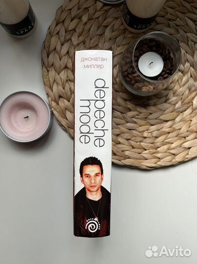 Книга «Подлиная история depeche mode»