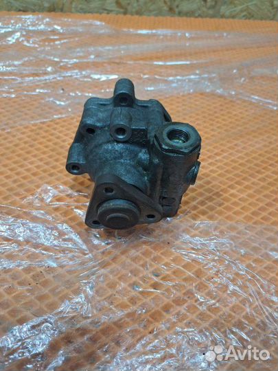 Гур Насос гидроусилителя Audi Q7 4L BHK 2009