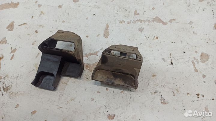 Крепления радиатора нижние бмв е39