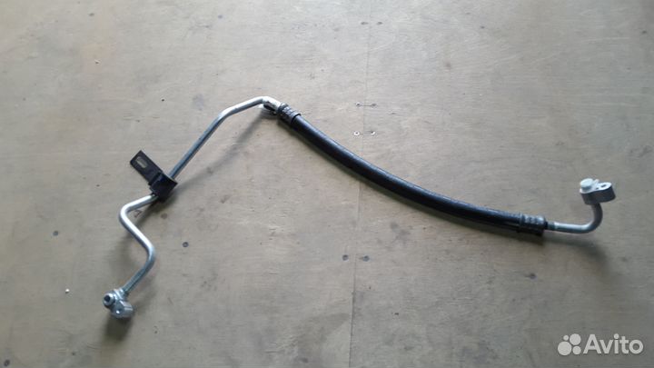 Трубка шланг кондиционера Land Rover JUF500010