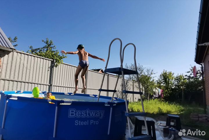 Бассейн Новый