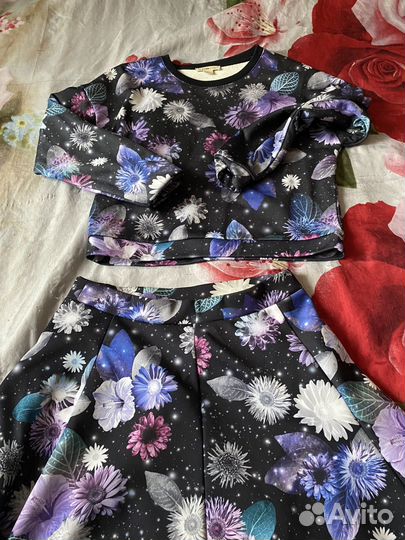 Костюм женский