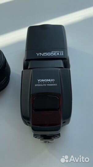 Зеркальный фотоаппарат canon