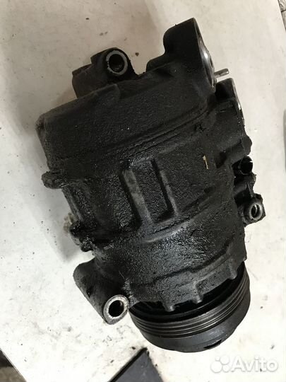 Компрессор кондиционера BMW X3 Е83