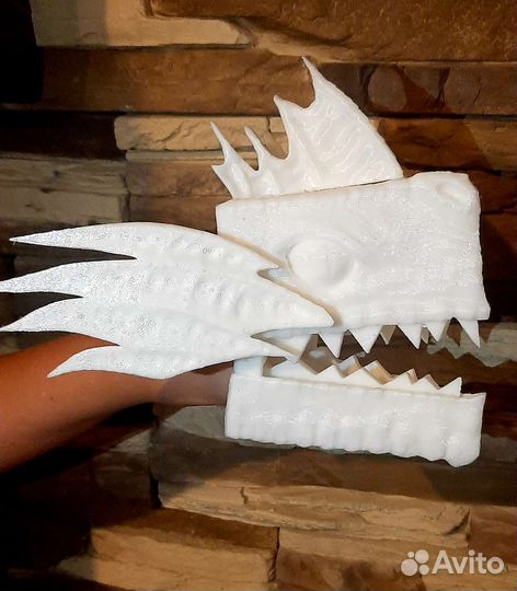 Дракон на руку из пластика. Разукрашка Раптор