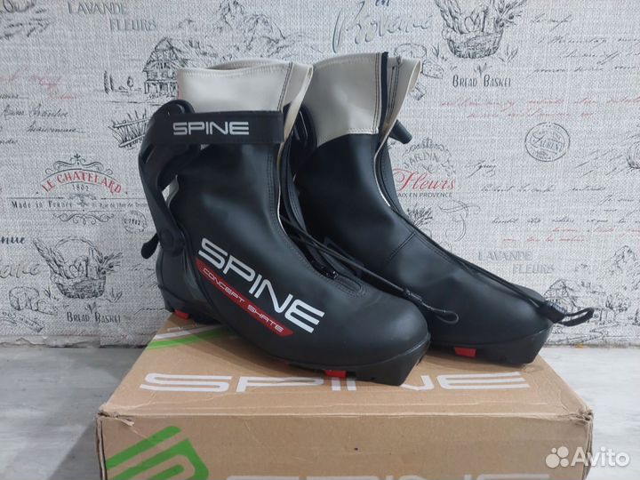 Лыжные ботинки spine