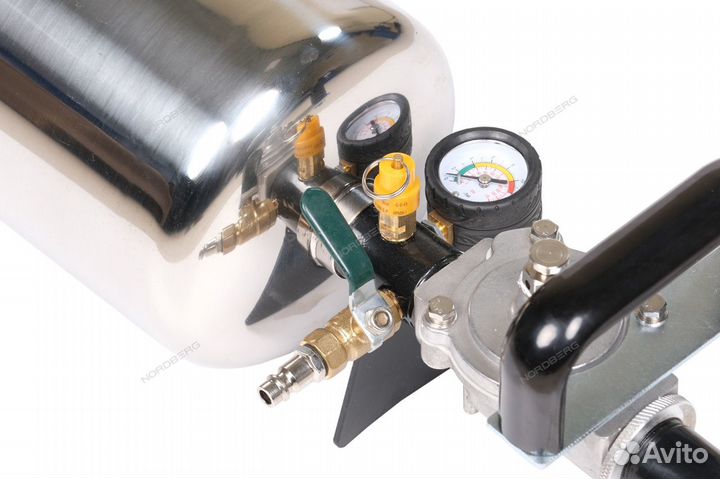 Бустер (Инфлятор) автомат с клапаном, 11 л nordber