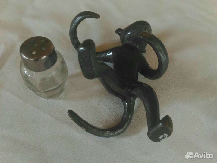 Статуэтка солонка