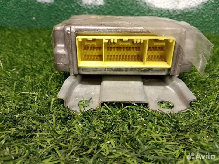 Блок управления airbag для Toyota Avensis T220