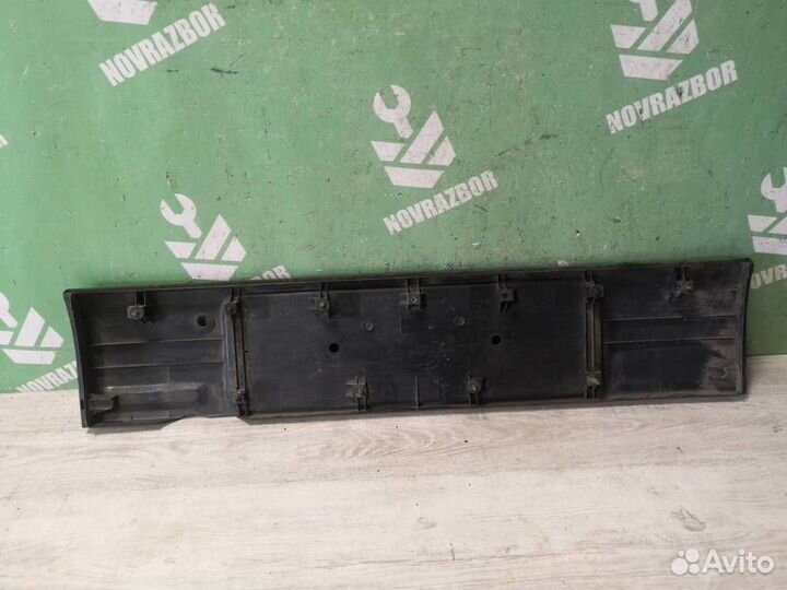 Накладка двери багажника