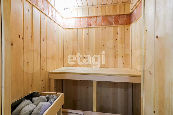 3-к. квартира, 104,7 м², 1/4 эт.