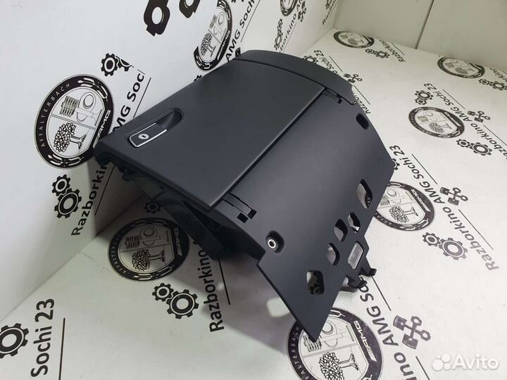 Бардачок (перчаточный ящик) для Audi A8 D4