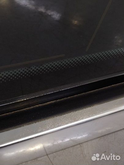 Форточка в крыло задняя правая Volkswagen Touareg