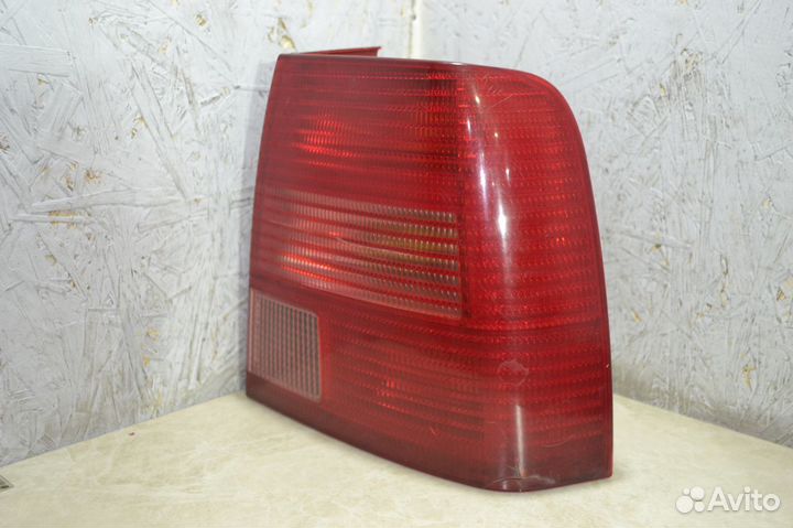 Фонарь задний правый Volkswagen Passat B5