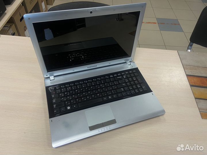 Ноутбук samsung i3, 6GB DDR3, SSD 256GB, GT520