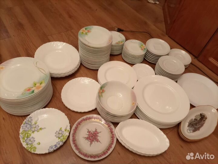 Тарелки, бокалы, креманки, хорошие много