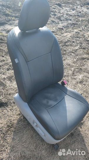 Салон toyota sai 2.4