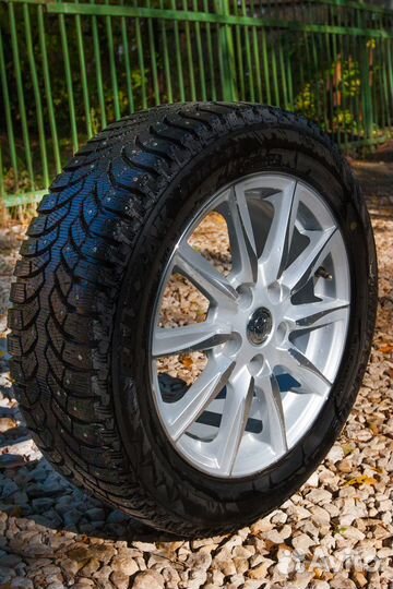 Зимняя резина bridgestone,литой алюминиевый диск