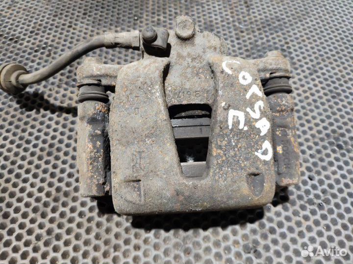 Суппорт передний передний правый Opel Corsa D 2006