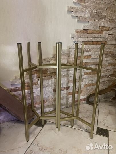 Подставка для цветов металлическая