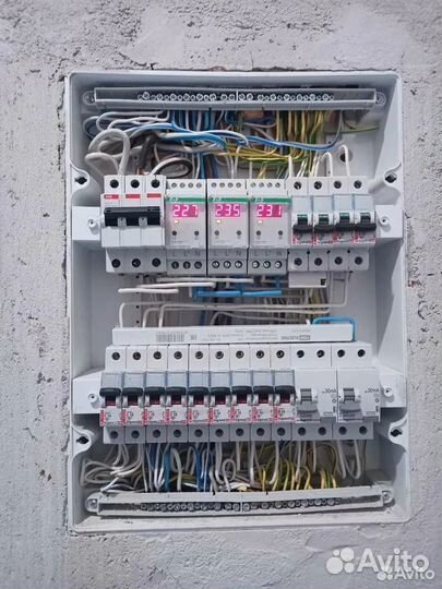 Электрик. Услуги электрика в Москве