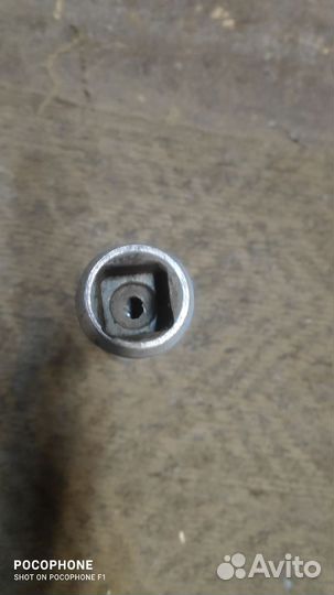 Ключ баллонный 38