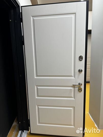Дверь входная с терморазрывом из наличия