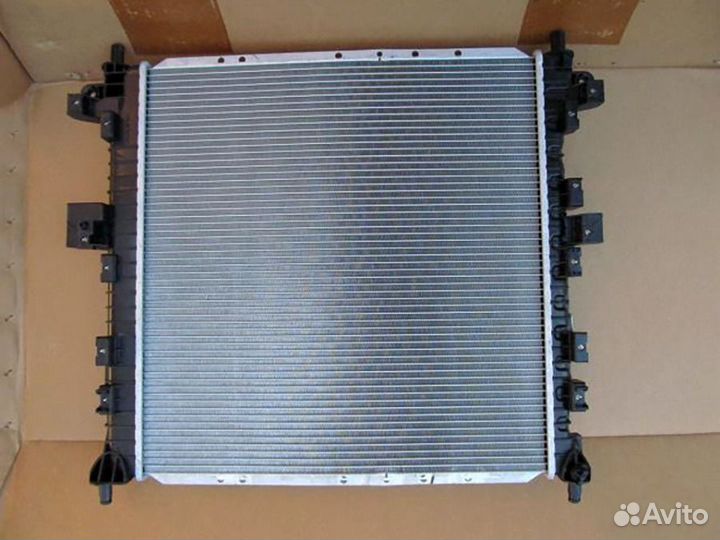 Радиатор охлаждения двигателя Санг Енг Актион 2011