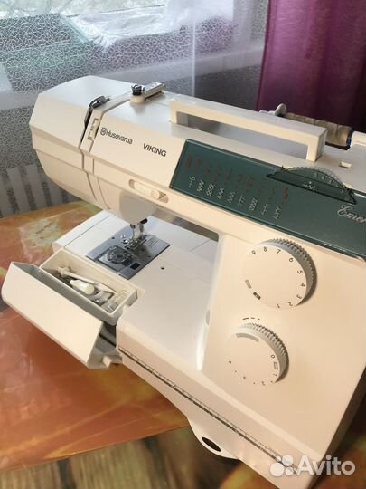 Швейная машина Husqvarna Viking Emerald 118