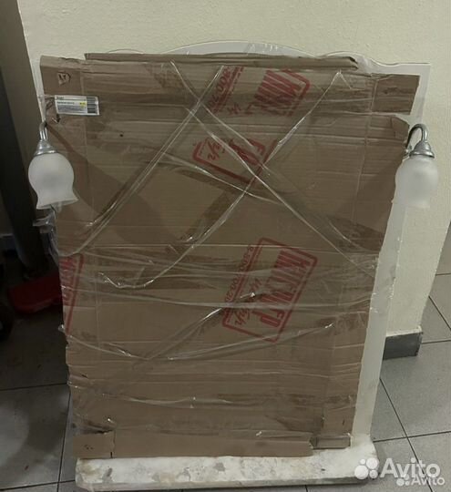 Зеркало в раме из дерева Италия