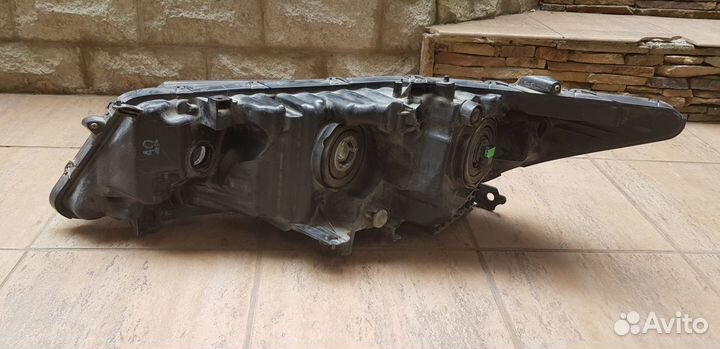 Фара правая Honda Crosstour 2009-2015