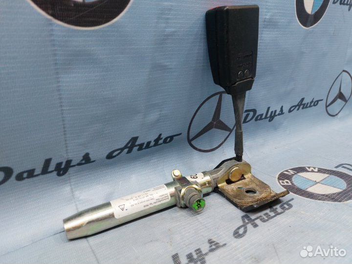 Замок ремня безопасности задний Mercedes-Benz