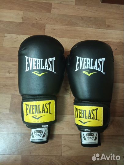 Боксерские перчатки 12 oz everlast