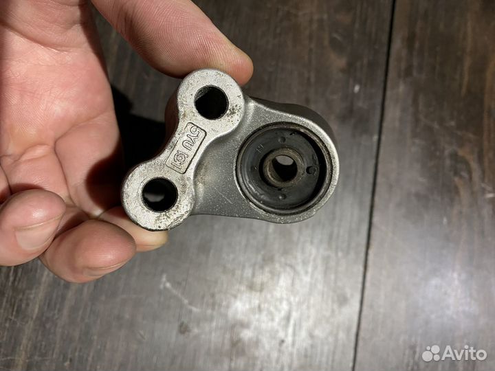 Кронштейн коллектора для Yamaha MT-01 05-06