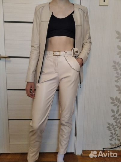 Куртка и брюки на девушку