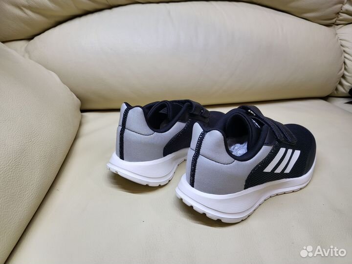 Кроссовки Adidas новые 34, 35, 37,38,39 и 40 р