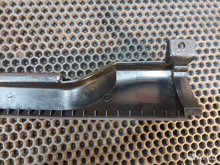 5010225826 Решетка стеклоочистителя