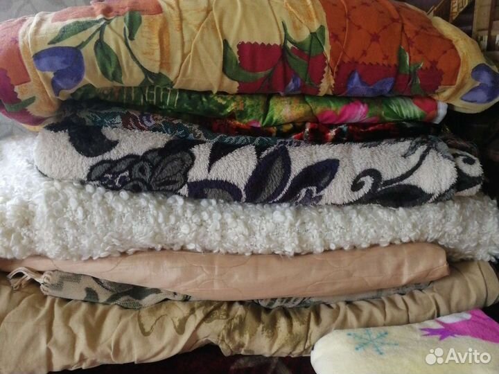 Одеяла, Подушки, пледы, покрывала