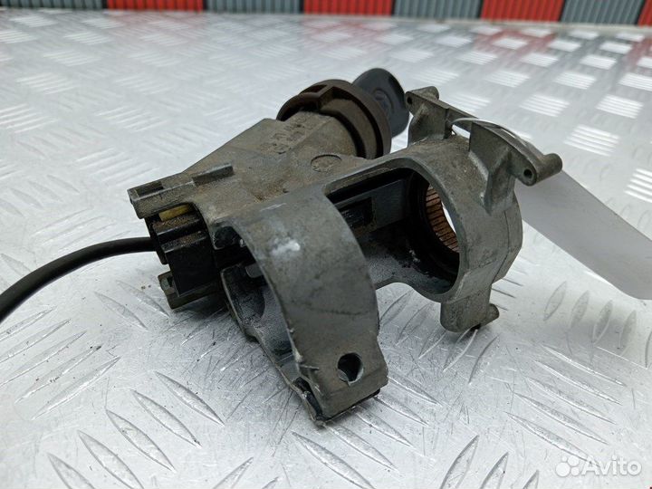 Замок зажигания для Volkswagen Golf 3 357905851D