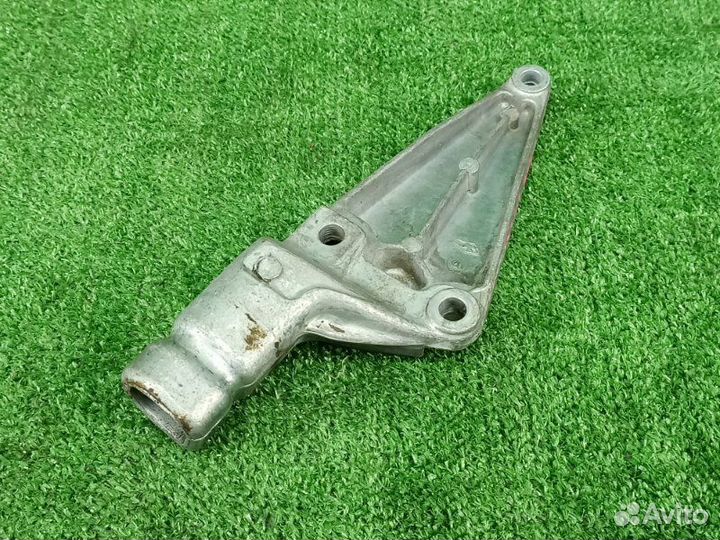 Кронштейн двигателя передний Audi A4 B7 BFB 1.8T