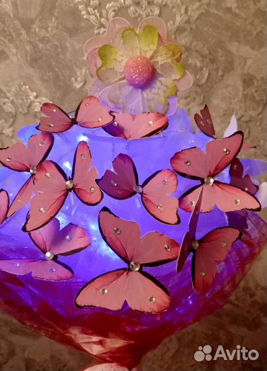 Букеты с бабочками светящиеся