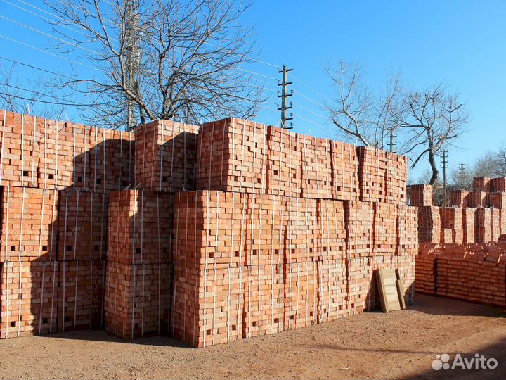 Кирпич красный в поддонах по 250 шт