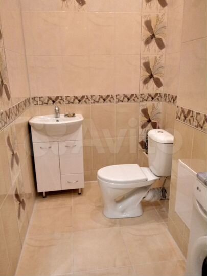 3-к. квартира, 106 м², 2/4 эт.